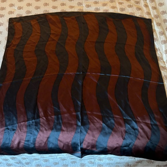 Madewell 100% Silk Bandana - Picture 2 of 3